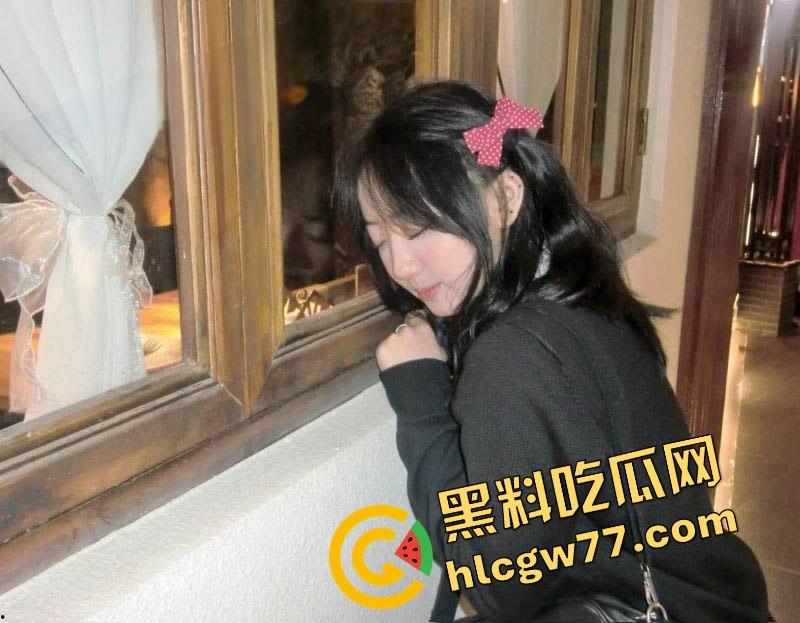 湖南岳麓小母狗『许梦瑶』劈腿卖逼,校服肥臀被后入100块随便操,男友还当舔狗帮拍抖音!-4