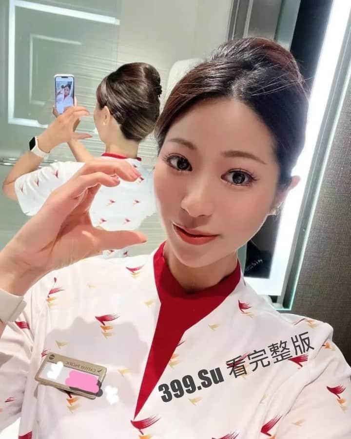 长相甜美靓丽国泰航空空姐「Netflix」被爆，上班时间认真工作接待乘客 卖力口交-4