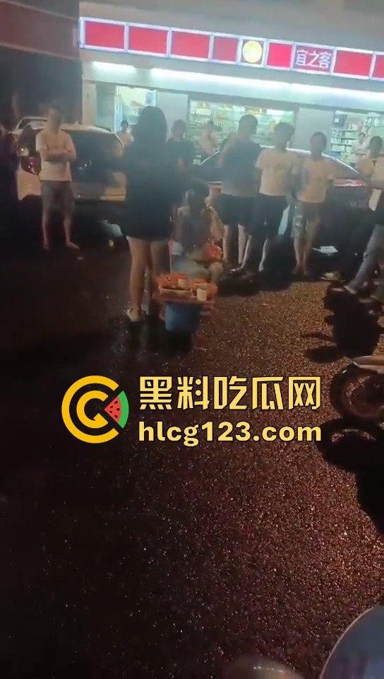 港片看多了吧！海口小姑娘也学抢劫，真以为自己是大哥啊？-2