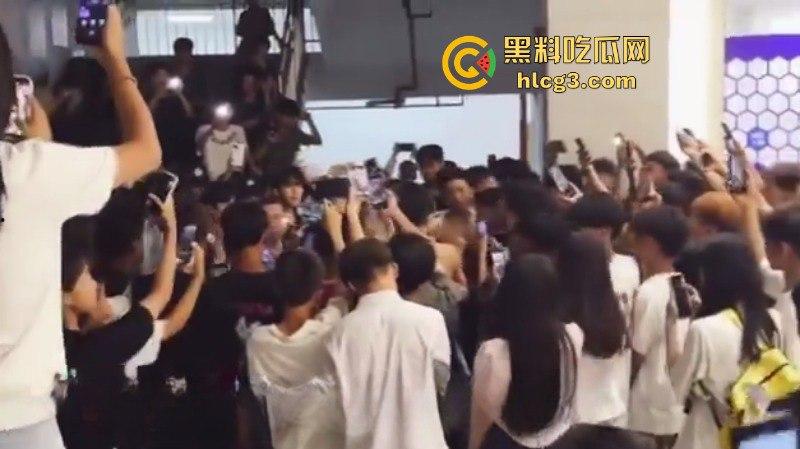 现场版黑社会?贵阳经济技术学校 强行让学生签转让书 不签直接开除学籍?-5