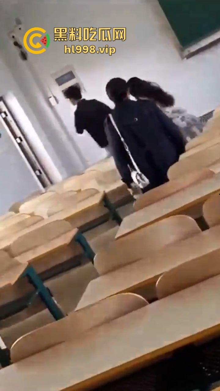 妹子带妈跨越千里手撕武工大学劈腿渣男 白玩两年说散就散?-4