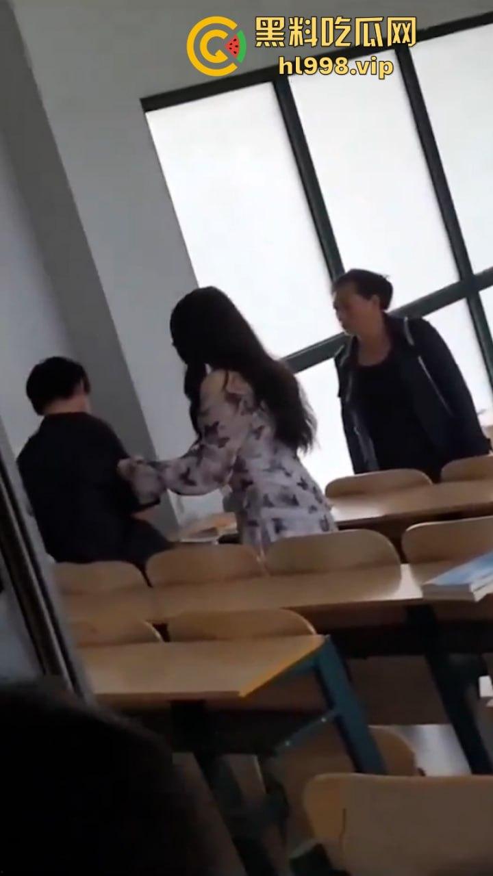 妹子带妈跨越千里手撕武工大学劈腿渣男 白玩两年说散就散?-6