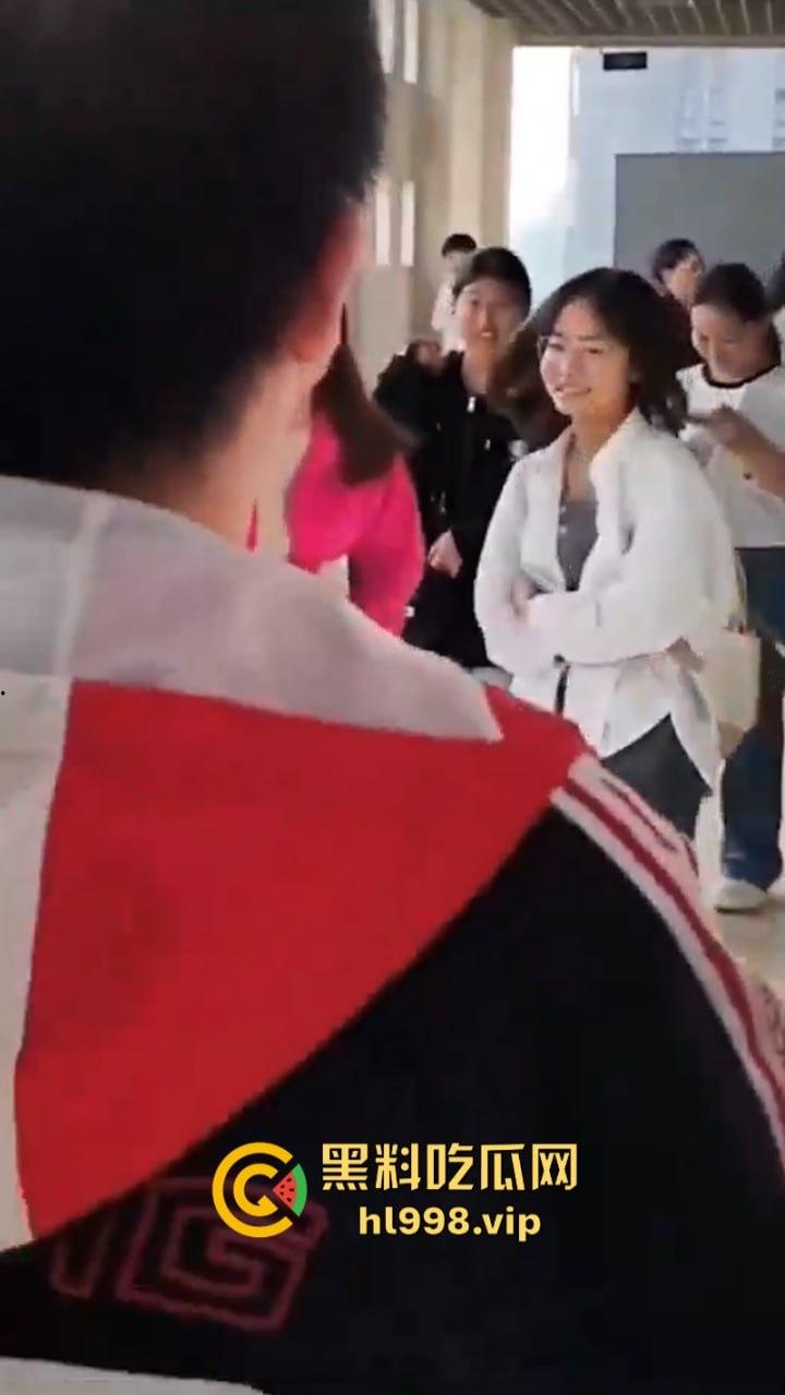 妹子带妈跨越千里手撕武工大学劈腿渣男 白玩两年说散就散?-7