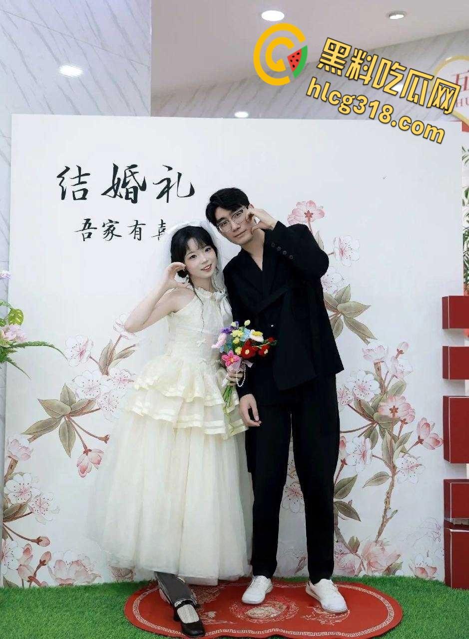 江苏清纯新娘【周旋】,结婚前晚的单身派对玩情趣婚纱,与前男友最后一次无套深入交流 !-1