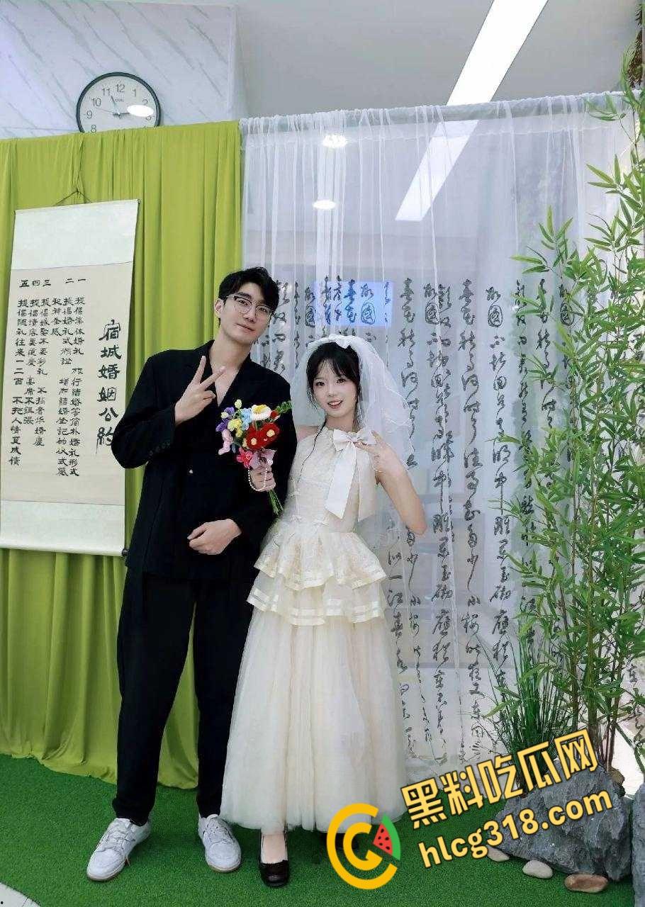 江苏清纯新娘【周旋】,结婚前晚的单身派对玩情趣婚纱,与前男友最后一次无套深入交流 !-2