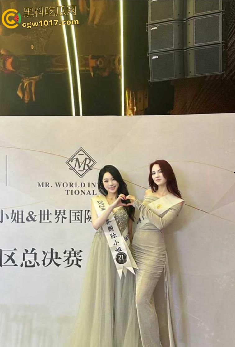 上海世界小姐【荔枝】,下海三天开价3万,文能双语撩骚跳淫舞,武能露脸挨操玩无套,堪称全能高端花魁!-3