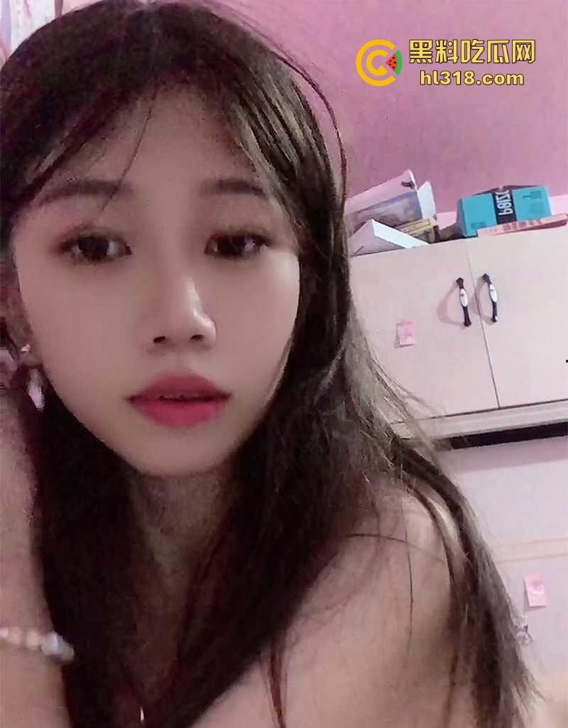 极品萝莉【洛丽塔欢欢】收费福利曝光,清纯大眼妹变身小淫娃,全裸露脸撅翘臀秀骚穴骚到爆!-6