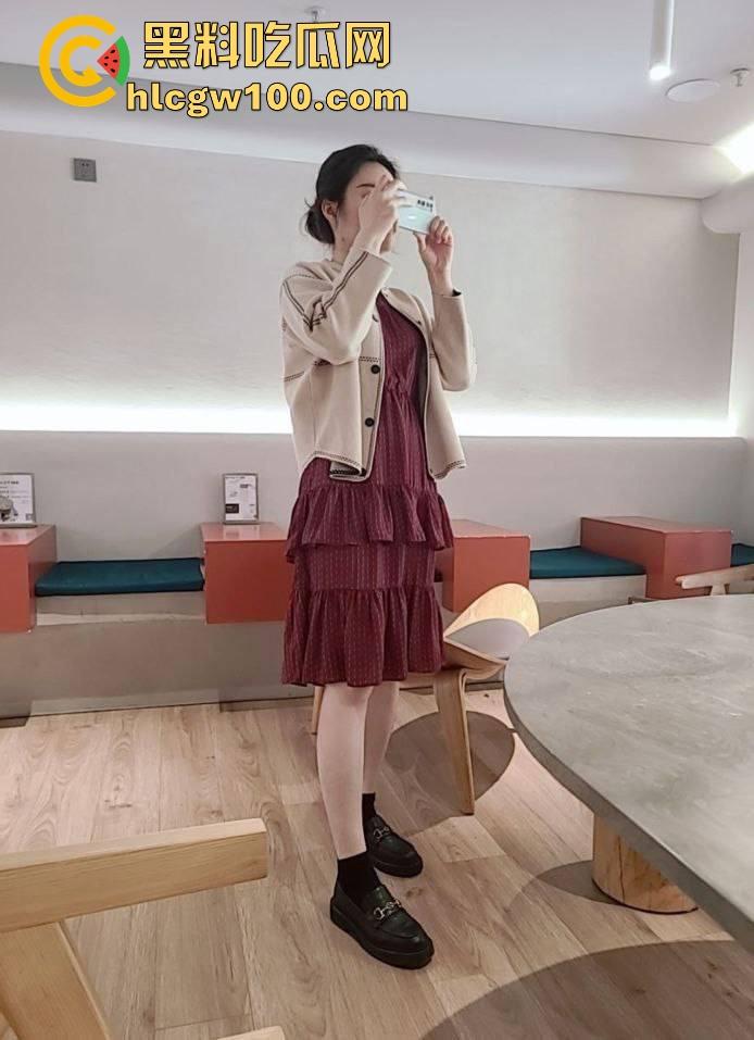 网友投稿!哈尔滨极品人妻【伊美美】性爱视频曝光,颜值炸裂身材火辣,熟人妻骚劲让人射了还想干。-2