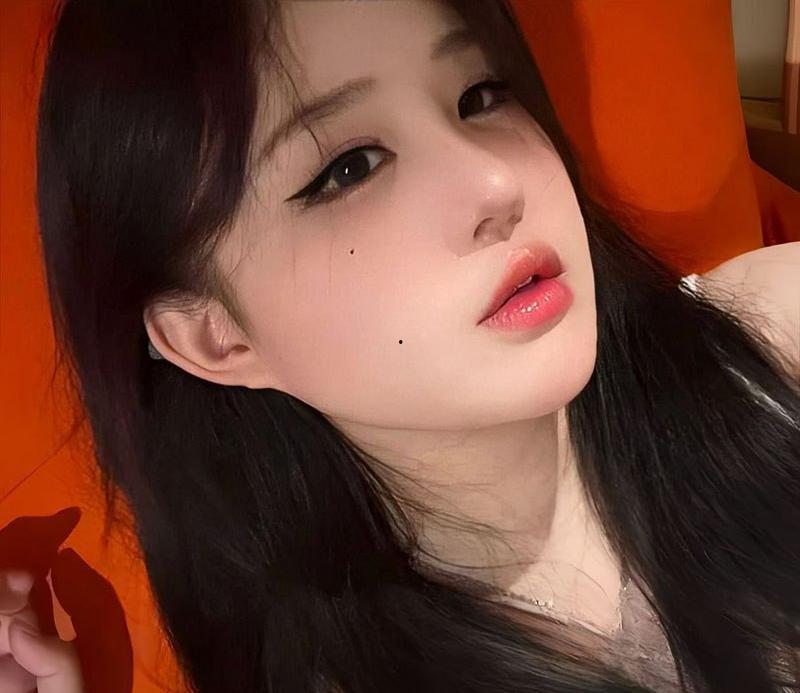 极品高颜值微胖女大自慰私拍曝光，假阳具自慰露穴，肉感曲线美乳晃荡，绝品身材太他妈撩人了！-1