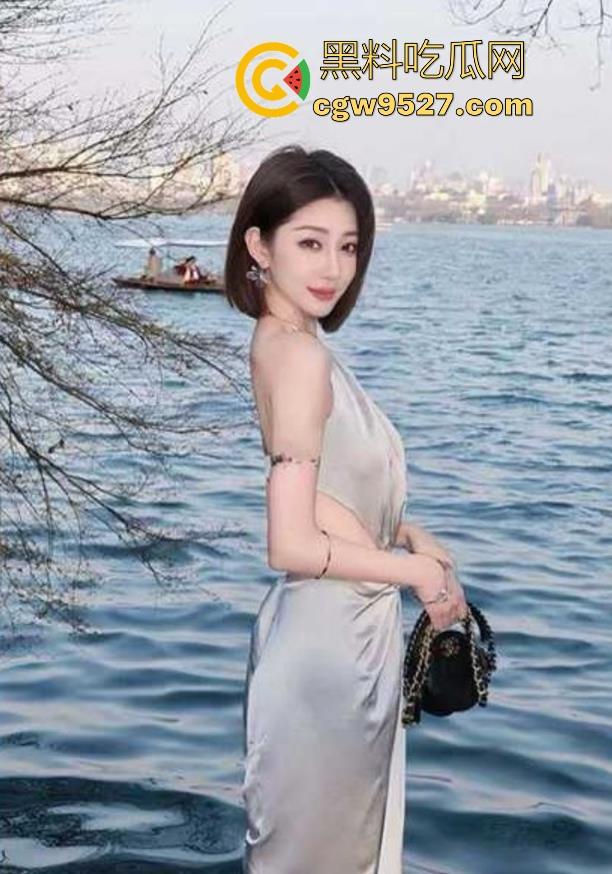 海角乱伦,强上刚回家的姐姐,嘴上说不要不要身体却十分诚实,主动口交上位骑乘,十分淫荡!-2