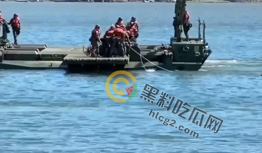 台湾“汉光40号”演习实况曝光,工兵在淡水河面快速部署惊人场景,网友惊叹演习规模!-4