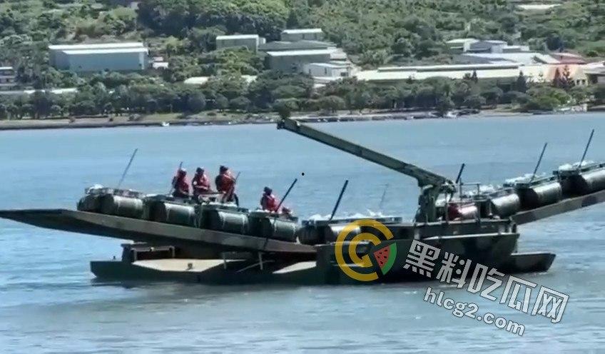 台湾“汉光40号”演习实况曝光,工兵在淡水河面快速部署惊人场景,网友惊叹演习规模!-6
