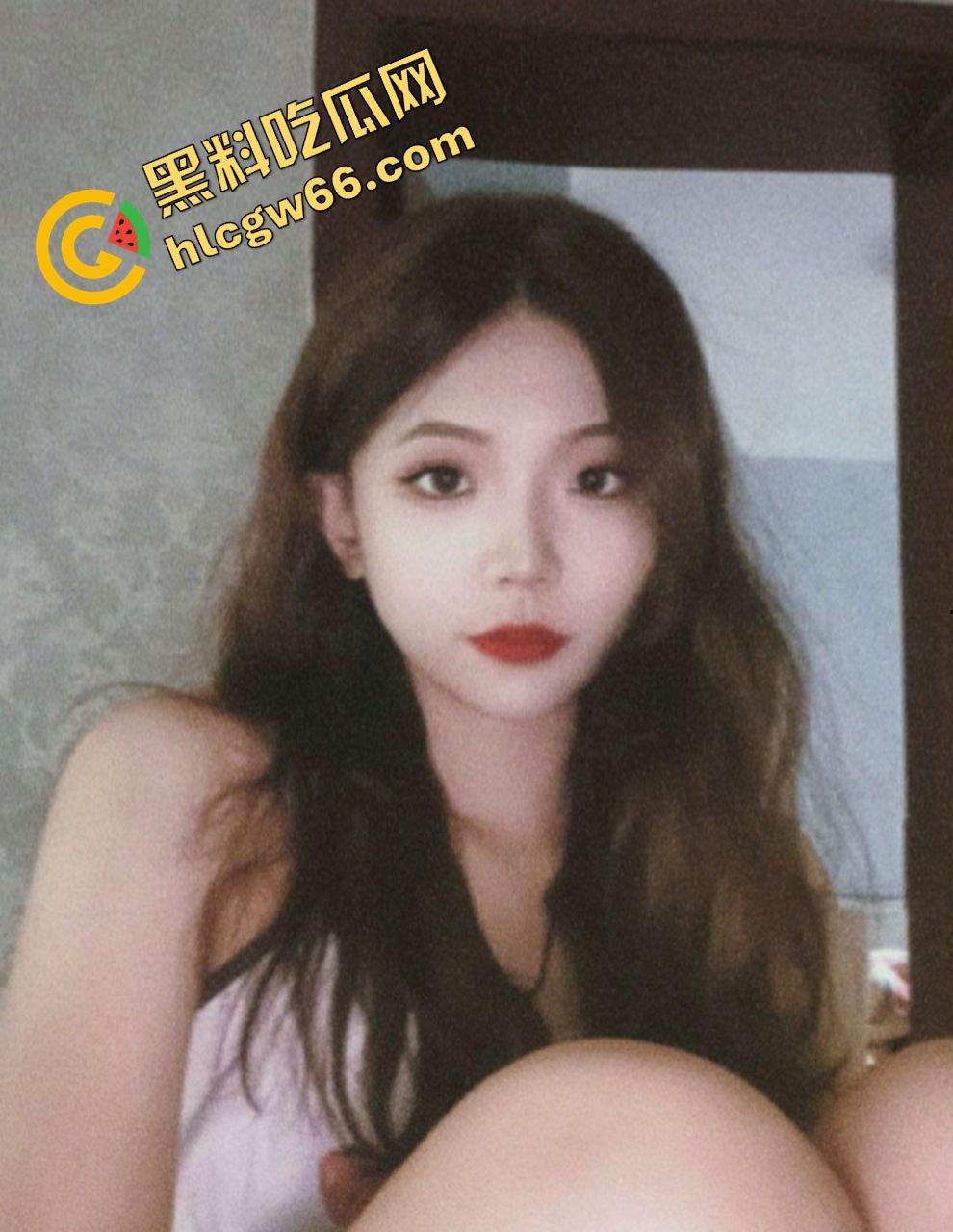 新疆师大舞蹈生『张菀馨』22岁小婊子天天发骚自慰求操 聊天记录爆料逼丑还想玩三通 !-4