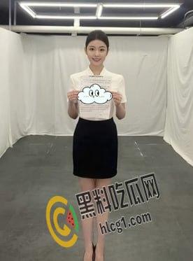 艺术学院校花女神下海 极品颜值御姐女神 用小手疯狂暴力扣自己的小穴 骚的没边了-2