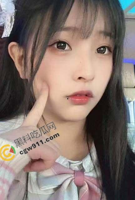 海角大神亲姐生日夜狂欢：在餐厅包间被按耻辱椅，连续喷射，回家更疯狂，无套爆操嫩穴，高潮不断-2