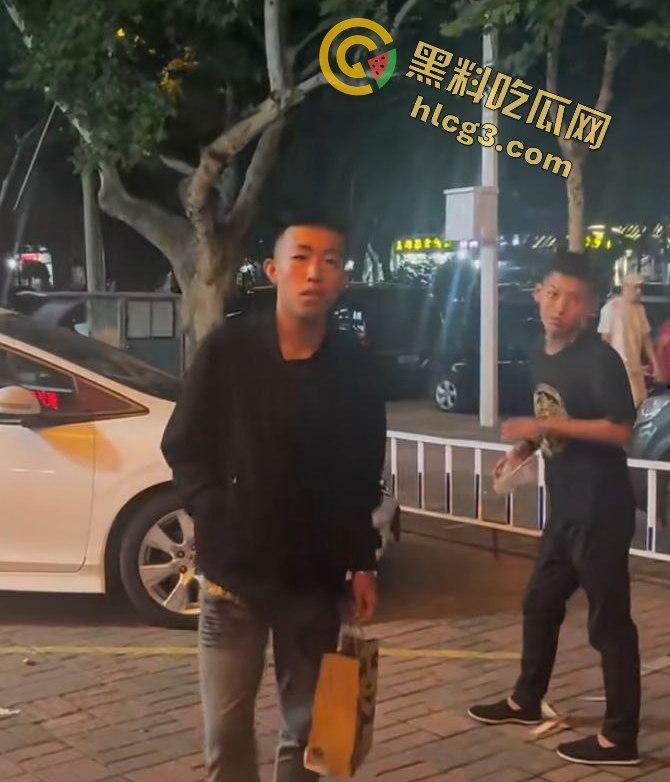 石家庄桥西区精神小伙『陈子豪』诈骗曝光！288元拜师费坑粉丝，暴揍视频真解气！-8