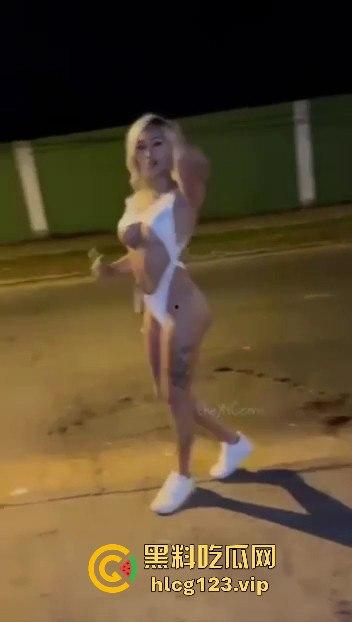 纽约华人区站街女为抢客户互殴,白天华人打晚上洋马拼,唐人街的行情卷成这样了?-8