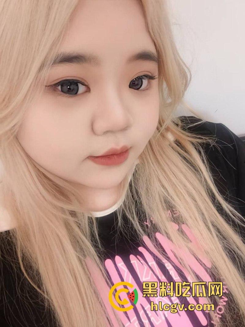 成都电子科技大学【戴蕊莲】优秀学生背后竟是性瘾母狗 被多人调教视频流出-1