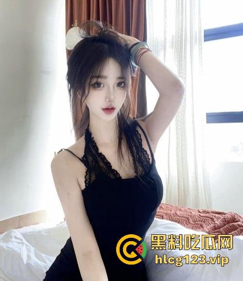 抖音小网红【虎孃Pan】全裸骚舞曝光!润滑液摩擦,全程骚得让人顶不住!-3