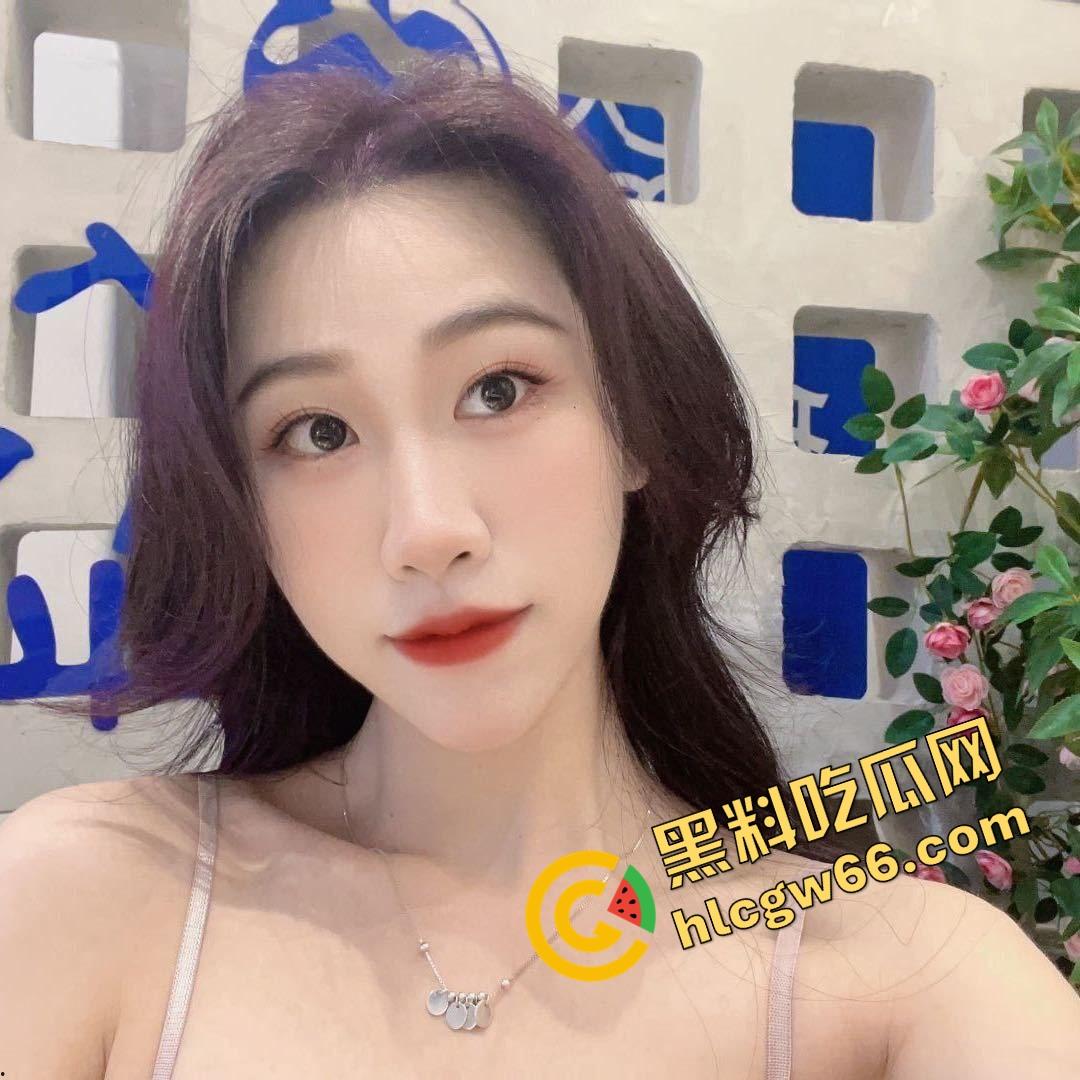 同幼儿园宝妈暗地偷情,表面正经带娃,背地里让我操到崩溃,骚水黏得像蜜一样,全程求内射!-1