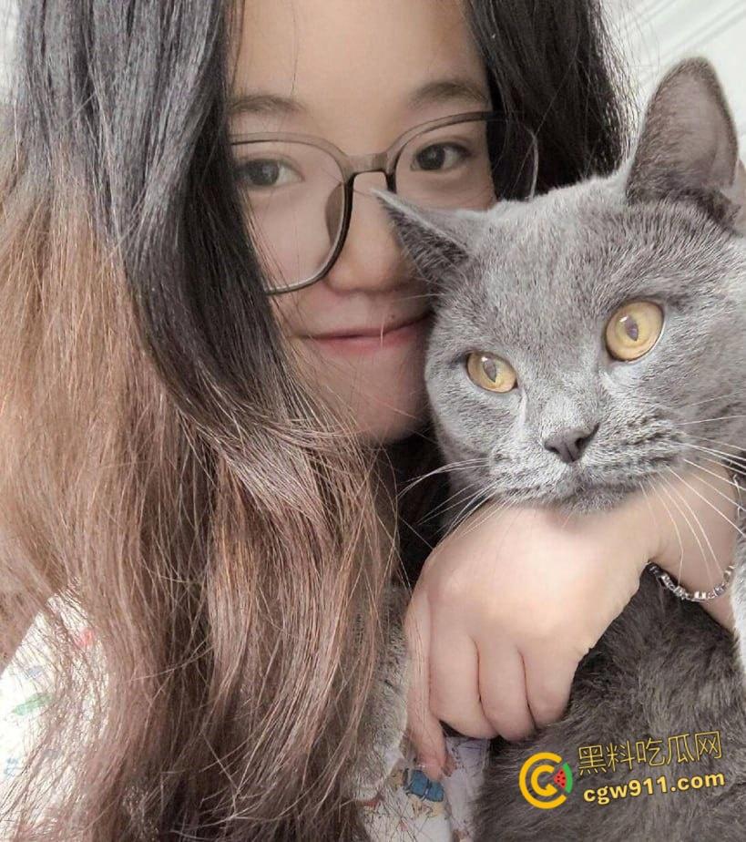 甘肃反差眼镜妹【于雪】,超前消费欠下高额裸贷失联,被债主曝光全裸视频,太过投入给自己整高潮了!-3