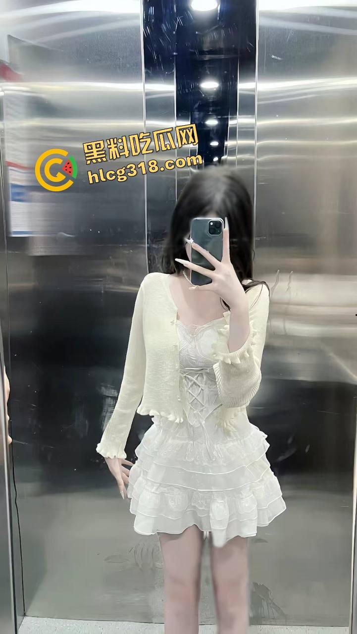 台球厅约到05后JK妹妹『田熙淼』自己坐上去猛摇成全自动飞机杯，敏感肌妹子怎么给自己坐喷水了！-5