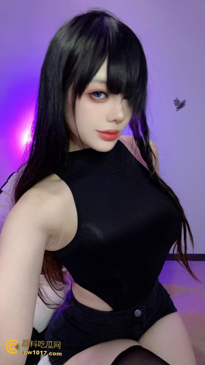 极品福利姬【九言】,COS化身圣洁修女,巨乳乳交阳具挑逗,露奶白丝吸奶器自慰,妖娆舞姿超强性张力!-1