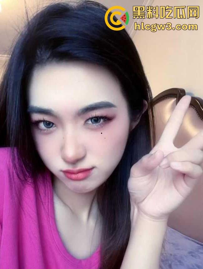 安徽灵璧凤山中学美术老师【李雯】不雅视频流出 被金主调教成小母狗,跪地舔屌的好老师!-3