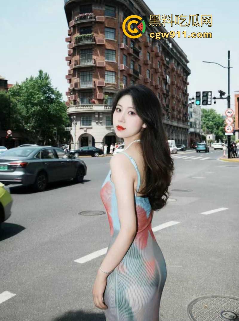 四川美术学院极品学姐【王芷情】与金主约炮被男友报复曝光私拍,性感骚货,极致后入爽到激烈抽搐!-4