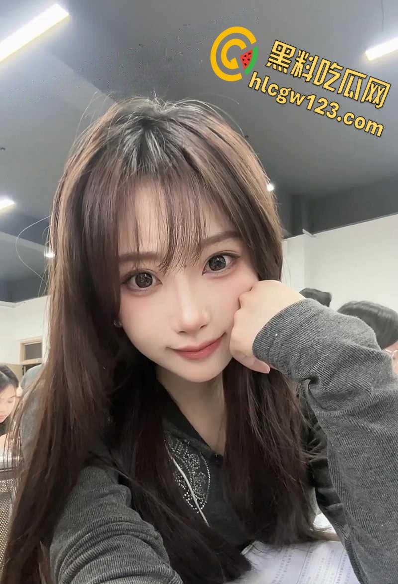 广西科技大学高颜值【陈曦】 , 渣男前男友曝光后入狂操,舔穴特写淫笑真是条母狗!-2