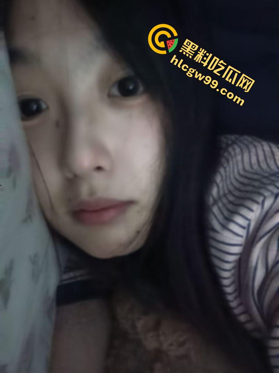 痴男社交软件网聊大学妹『马悦琦』网调成专属母狗各种污言秽语,语音抠逼湿了内裤!独家曝光流出!-1