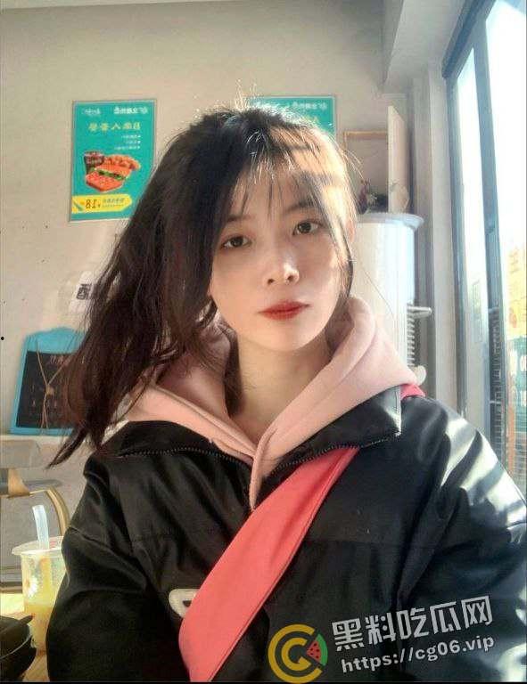 瓜友投稿!浙江大学文学系极品学生妹 拿奖学金就是为了跟男朋友出去开房 颜射 吞精 样样在行 学霸反差婊-2