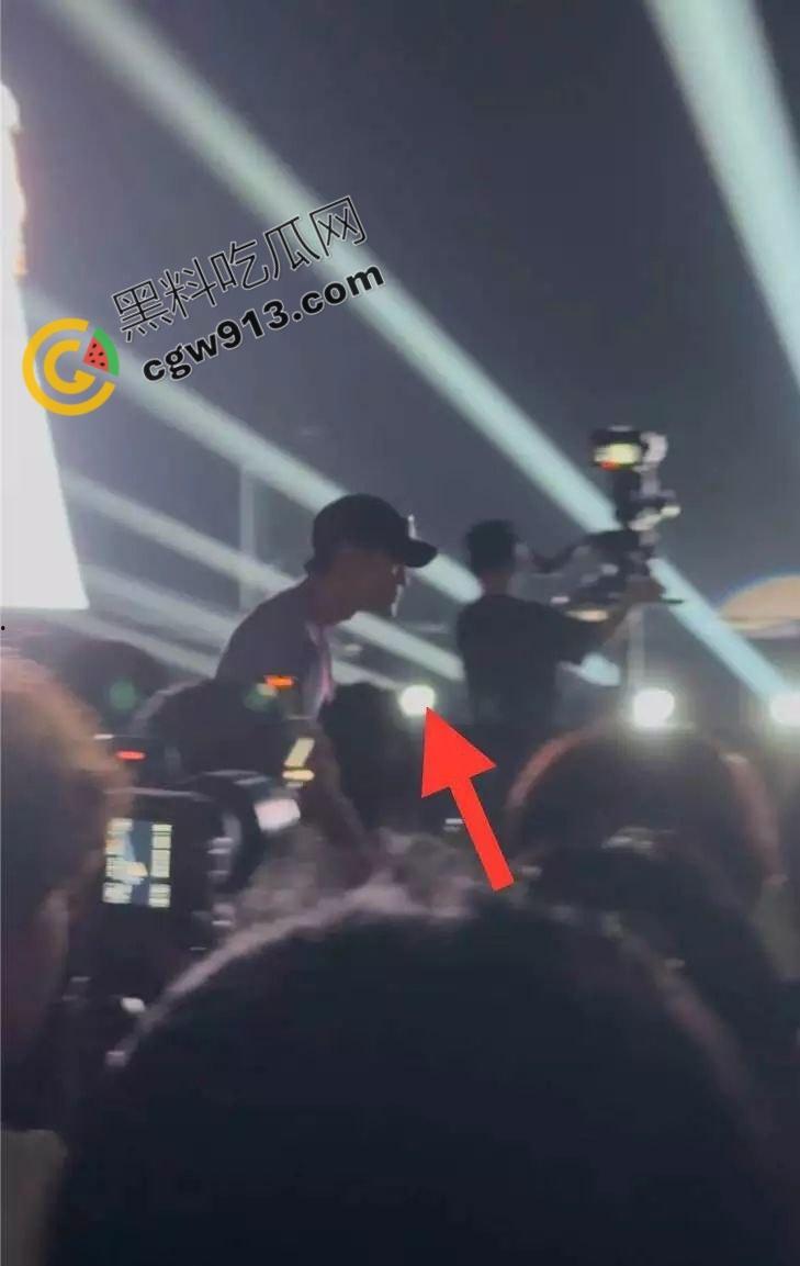 香港顶流巨星邓紫棋情海再掀波澜!现男友魏骏杰出轨女歌手林芊莹,两人偷情视频曝光引发全网热议-7