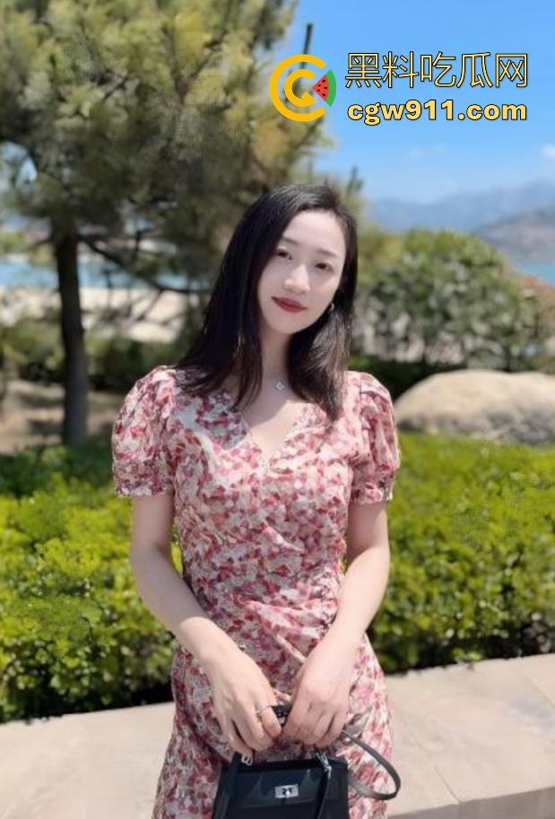 嫂子洗完澡后排卵发情,疯狂求操浓精内射,全程浪叫骚话超多,没多久就缴械了!-1