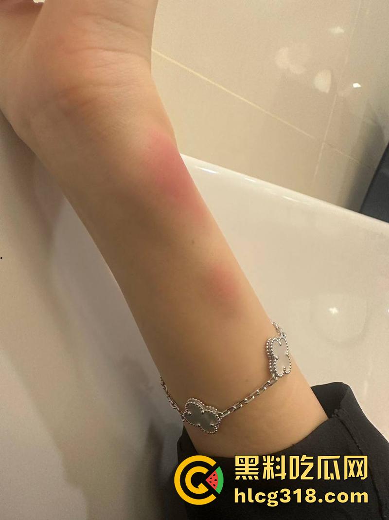 东南亚吸毒男模,无套和客人出台,双飞吸毒玩嗨杀死女友,还将女友闺蜜强奸砍头分尸,太变态了!-5