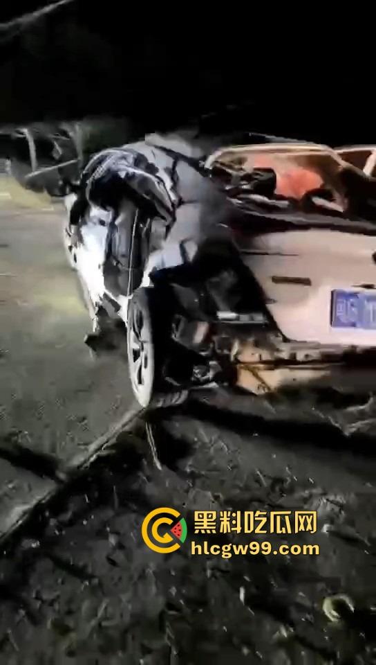 湛江雷州东里镇春节变丧场,士头路口惨烈车祸 ,家人还在吃席 ,这边已经送命了!-1