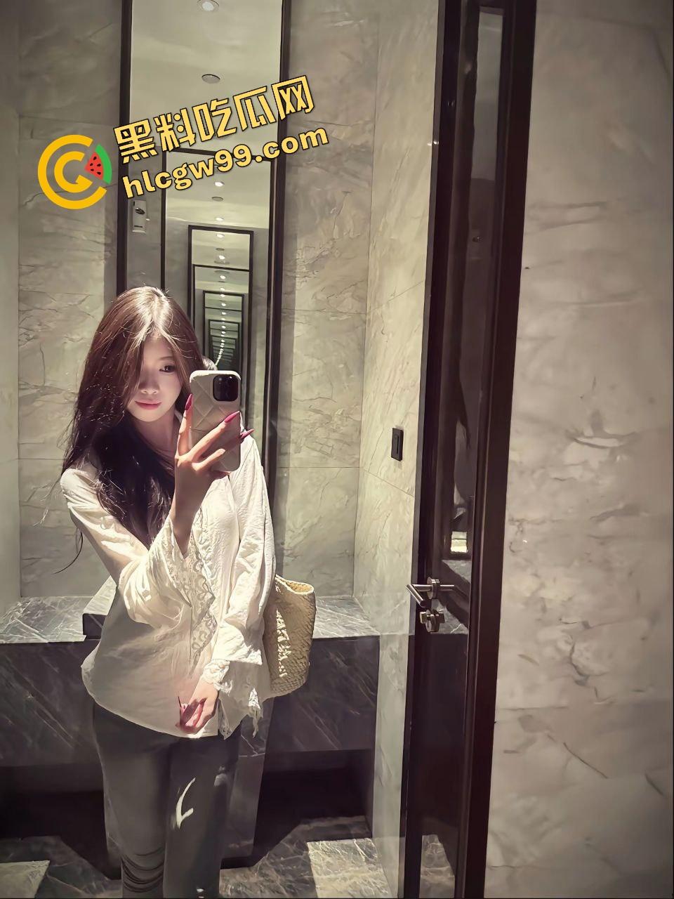 上海宝山极品御姐社会骚鸡【谢燕】深喉口爆骚臀诱惑,暴力后入输出撞击榨精!独家曝光流出!-1