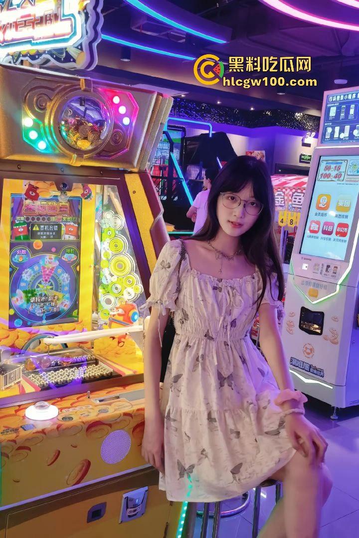 江苏南通大学眼镜妹反差婊【林惠婷】私下发骚床上抠逼,白浆粘液淫荡抠出!独家曝光流出!-3