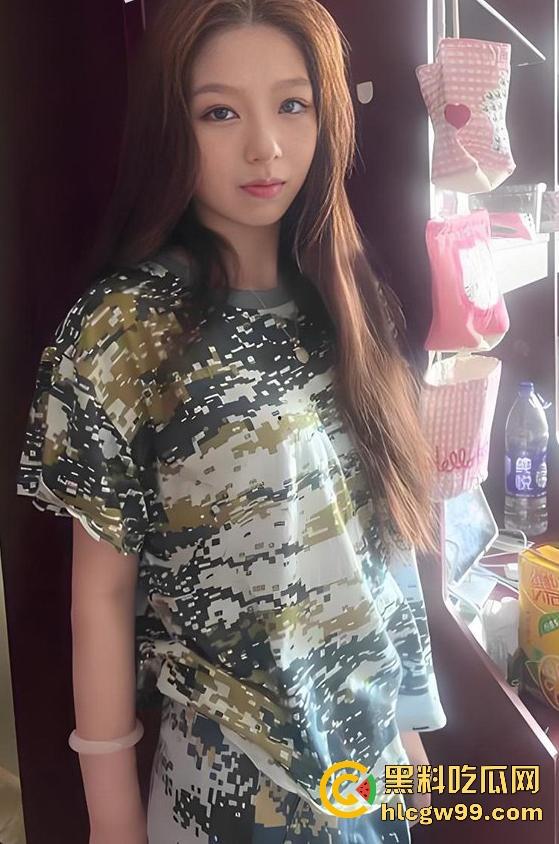 湖南大学大一学生妹【刘魏研】军训被教官后入狂操视频流出,细腰翘臀极品身材让人想入非非!-1