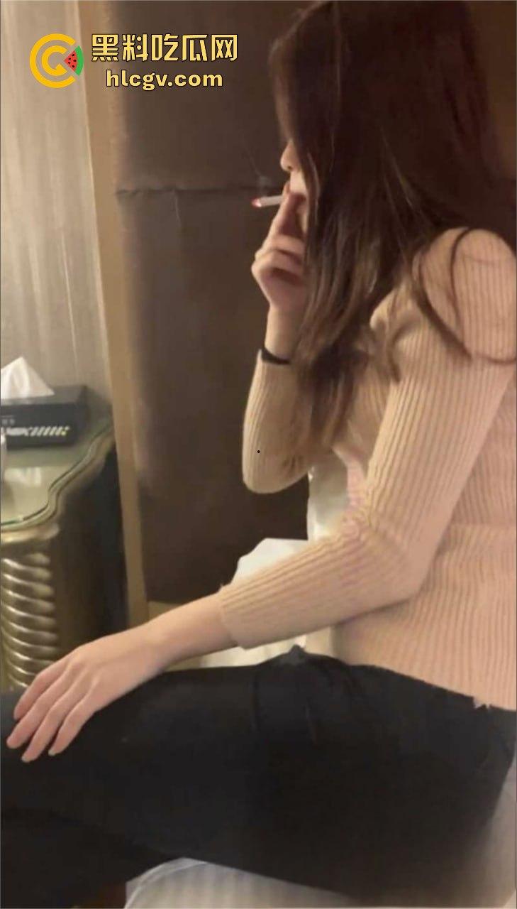 性感台妹【陈颖】清纯外表掩不住骚劲!私下就是只母狗,床上被操到语无伦次只剩淫叫!-1