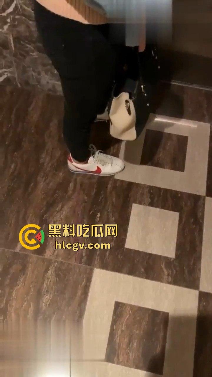 性感台妹【陈颖】清纯外表掩不住骚劲!私下就是只母狗,床上被操到语无伦次只剩淫叫!-11