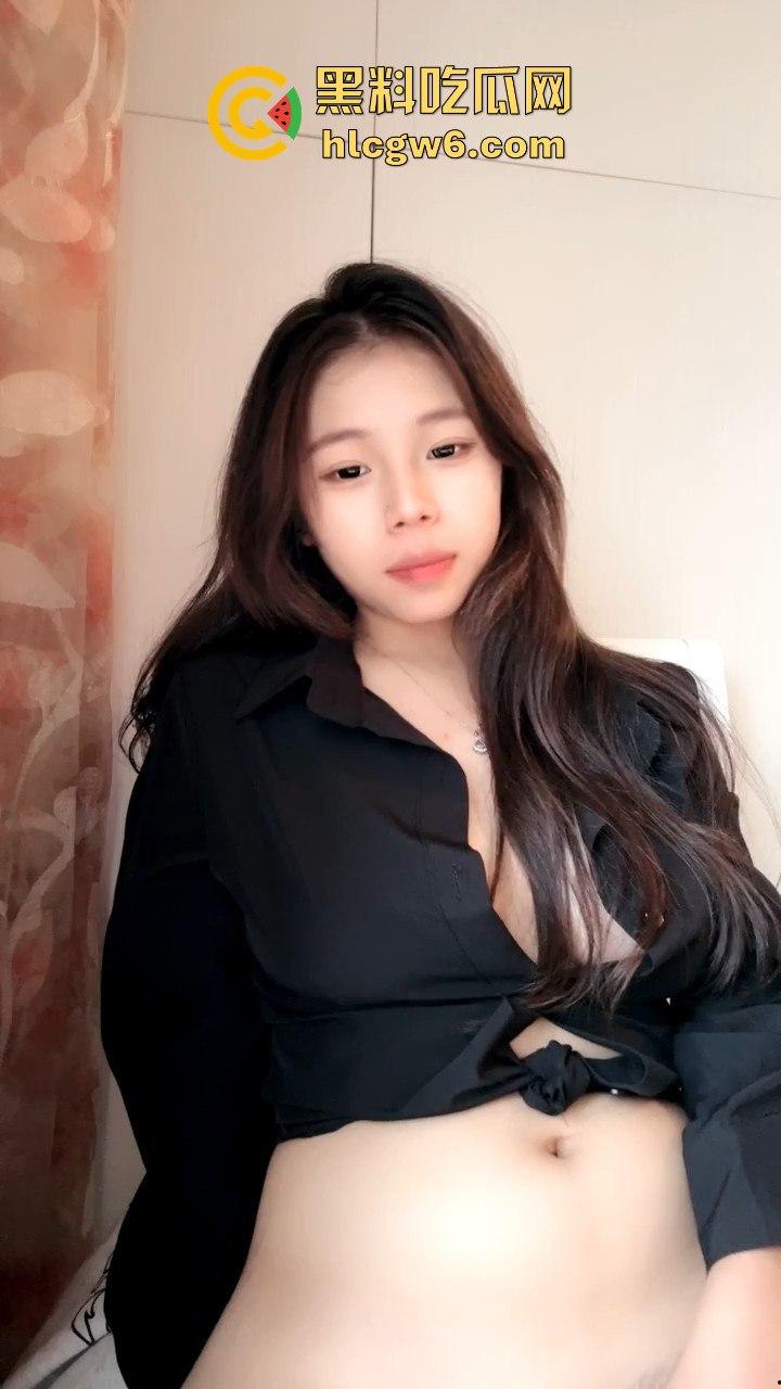 校花的秘密直播,南宁信息技师学院童颜巨乳网名【水煮鱼】在线表演,娇俏颜值配满屏魅力,互动满分炸翻全场!-9