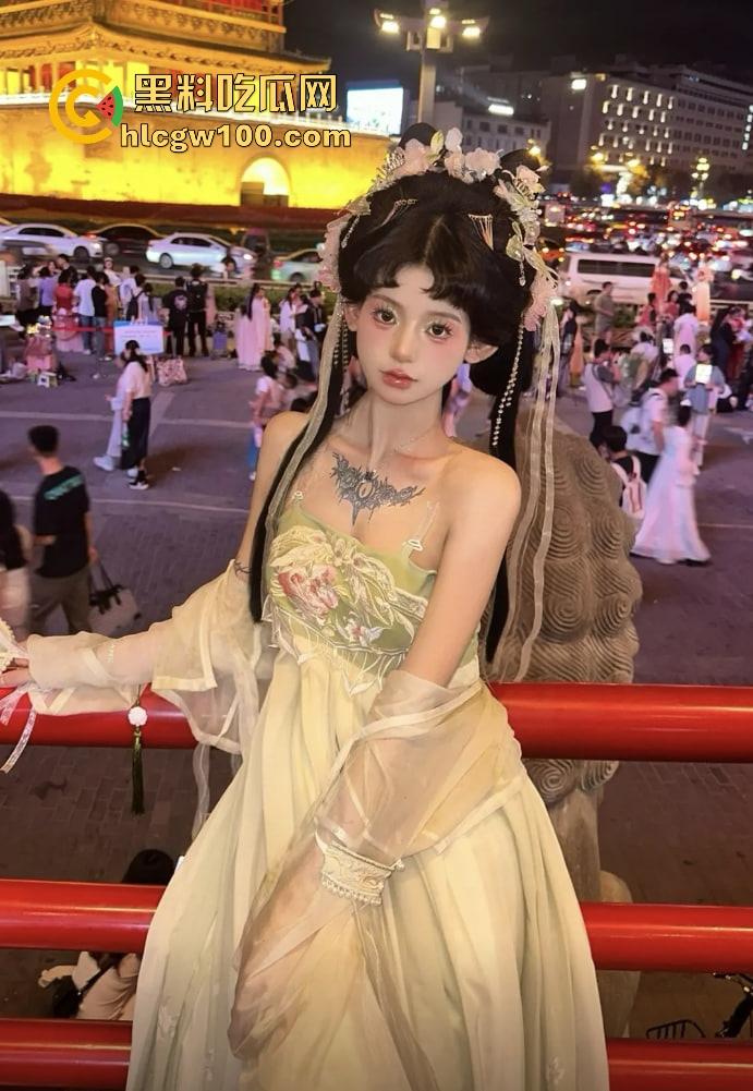 东莞女DJ水水真名『刘晓露』的捞女日记,金主曝光她出轨乱交内幕,下贱捞女毫无底线,骚的以为自己逼是金镶玉!-8