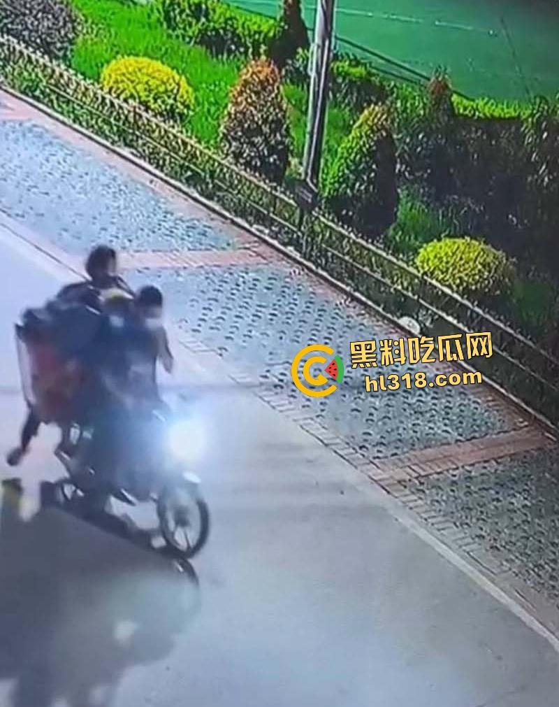 精神小伙深夜化身盗圣!胆大包天偷走功德箱,穷疯狂徒连神明钱财都敢劫!-4