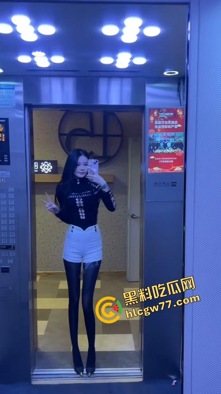 抖音8万粉小网红【神仙姐姐】翻车 纹身御姐表面高冷 私下被金主调教成听话母狗 不雅视频疯传!-11