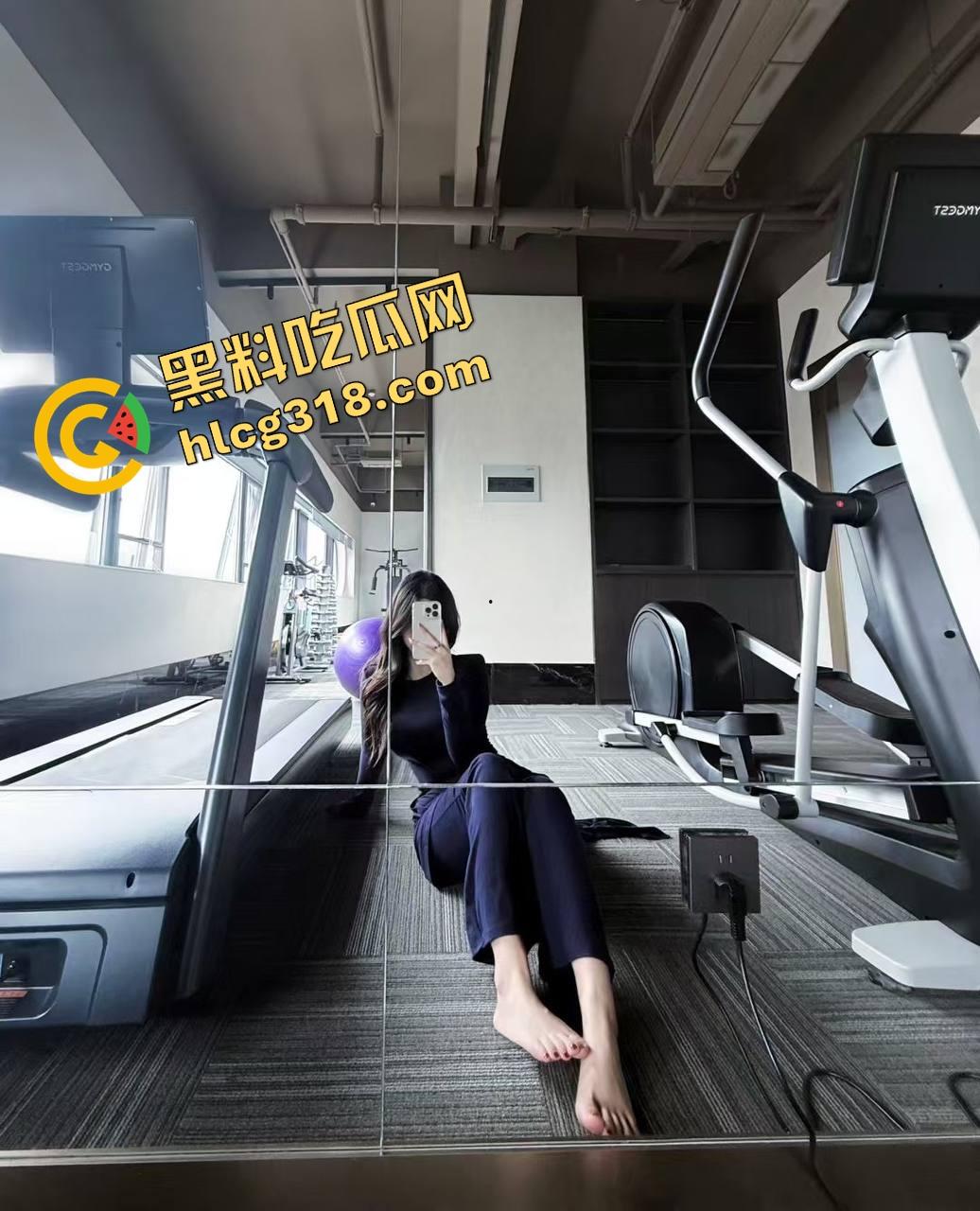 苏超球赛约炮徐州极品妹子,一顿饭换来全套服务!钢铁牛子操到她喷水不止,爽到全程拍摄都不反抗!-1