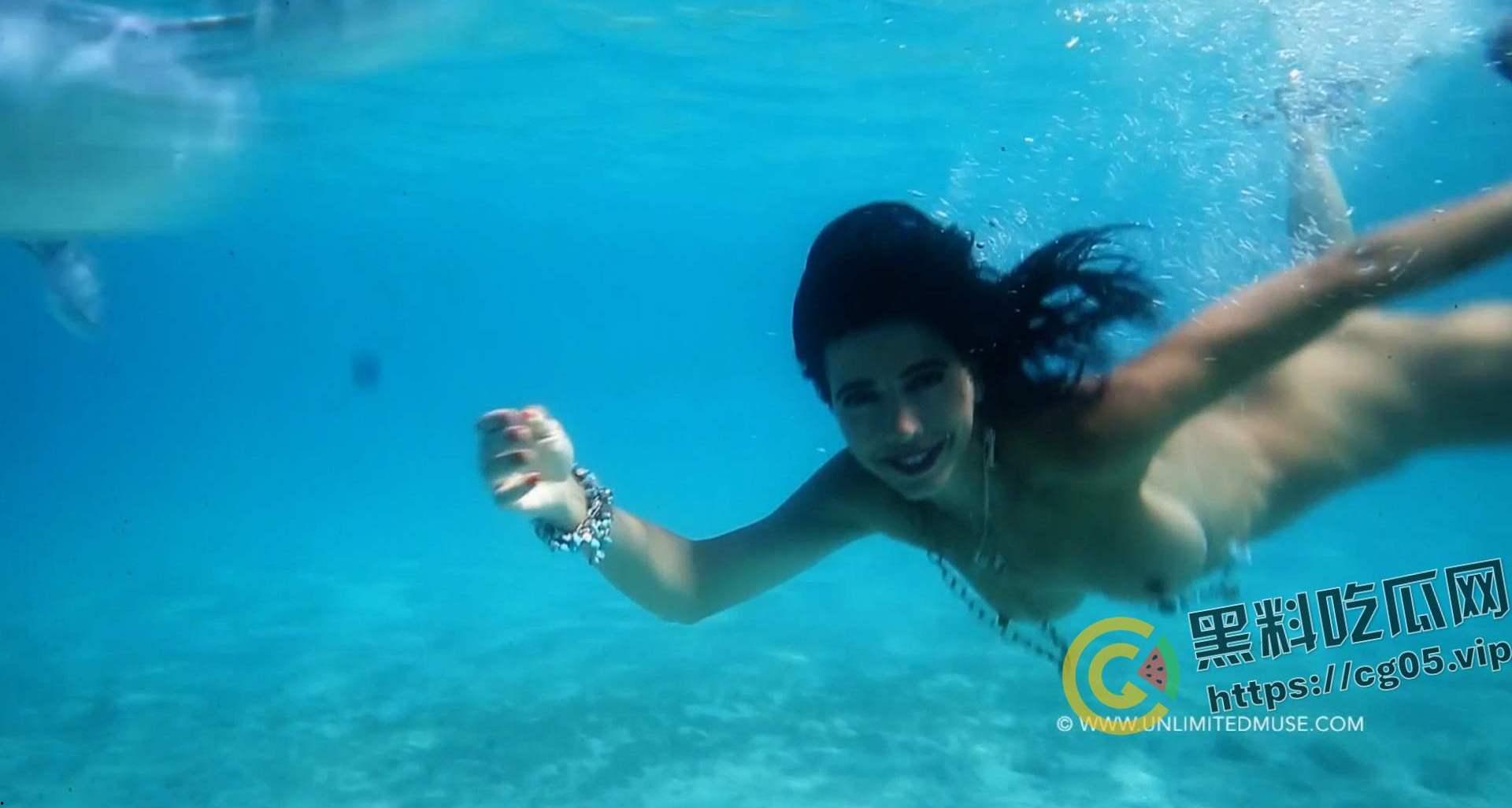 瑞士艺术家【米洛·莫蕾】经典街头暗箱摸胸摸奶完整版 海边阴道下蛋 裸体抱婴儿逛博物馆 六部行文艺术合集-8