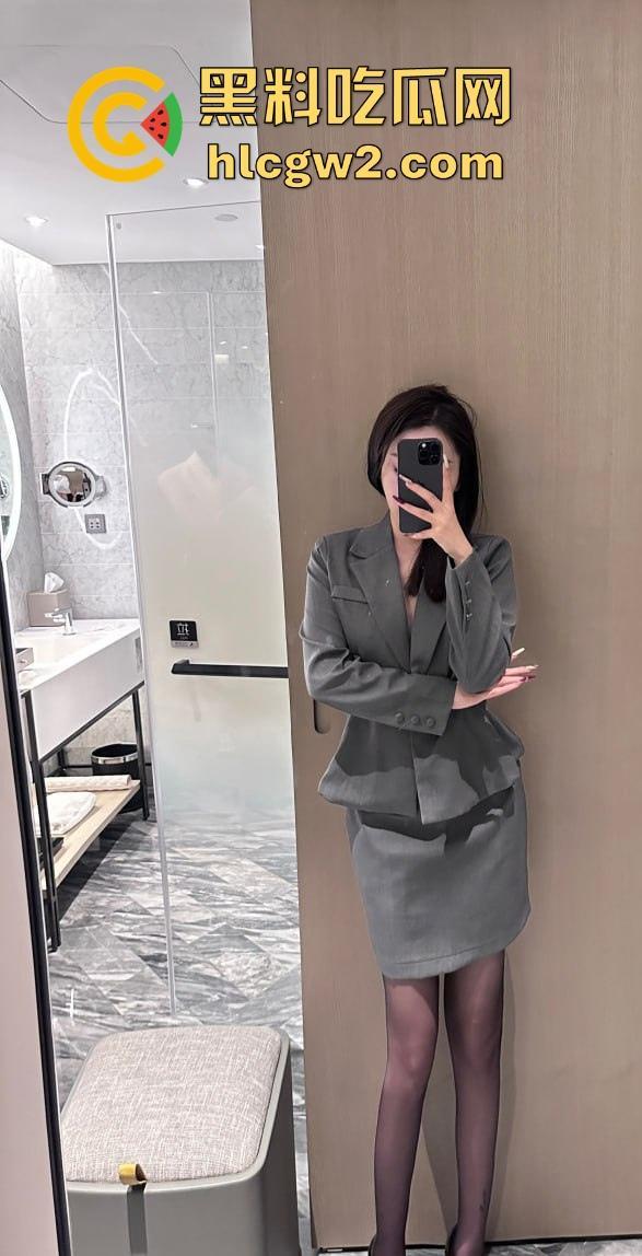 上海顶级名媛Elsa『林绾绾』 穷人女神富人玩物 天生母狗圣体 毒龙深喉样样通 调教啪啪全能选手!-1