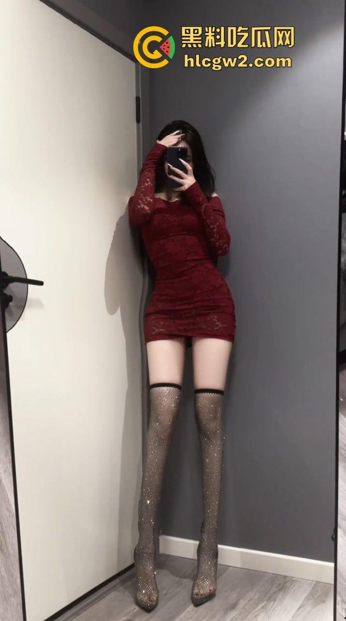 上海顶级名媛Elsa『林绾绾』 穷人女神富人玩物 天生母狗圣体 毒龙深喉样样通 调教啪啪全能选手!-5