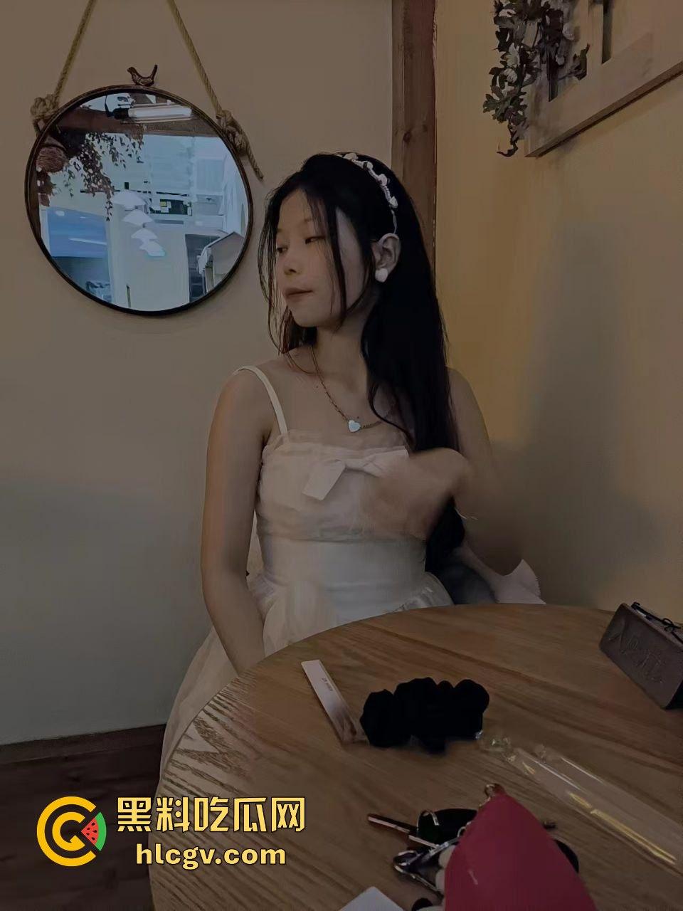 无锡职业技术学校21岁小母狗【李宛如】云盘视频泄露!黑色蕾丝情趣内衣勾魂,口交后入,最后颜射直击第一视觉!-3